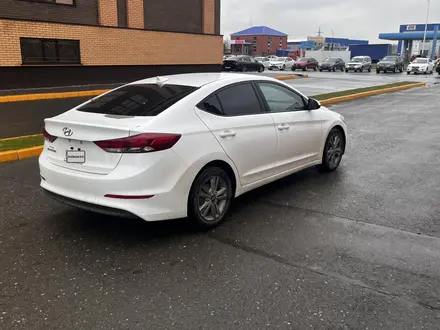 Hyundai Elantra 2017 года за 3 500 000 тг. в Актобе – фото 3