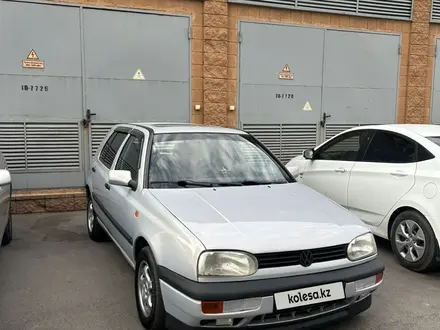 Volkswagen Golf 1994 года за 1 700 000 тг. в Алматы