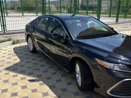 Toyota Camry 2023 года за 9 200 000 тг. в Актау – фото 3