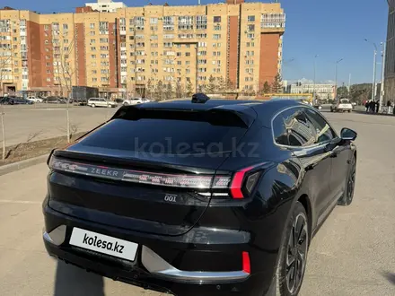 Zeekr 001 2023 года за 15 200 000 тг. в Астана – фото 4