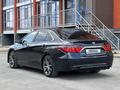 Toyota Camry 2015 года за 7 500 000 тг. в Актобе – фото 4