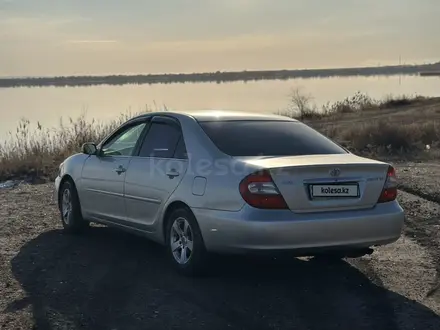 Toyota Camry 2002 года за 5 000 000 тг. в Караганда – фото 2