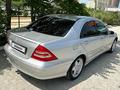 Mercedes-Benz C 240 2001 года за 4 350 000 тг. в Актау – фото 2