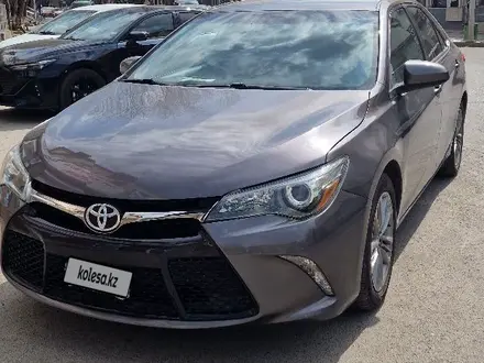 Toyota Camry 2016 года за 6 300 000 тг. в Атырау – фото 2