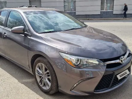 Toyota Camry 2016 года за 6 300 000 тг. в Атырау – фото 3