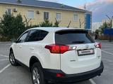 Toyota RAV4 2015 года за 9 500 000 тг. в Атырау – фото 3