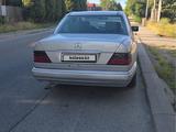 Mercedes-Benz E 200 1995 года за 1 900 000 тг. в Шымкент – фото 2