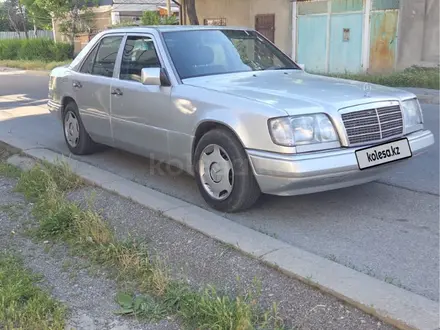 Mercedes-Benz E 200 1995 года за 1 900 000 тг. в Шымкент