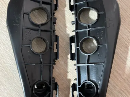 Крепления переднего и заднего бампера — Toyota Corolla 150 10-13 рестайл за 2 000 тг. в Алматы – фото 2