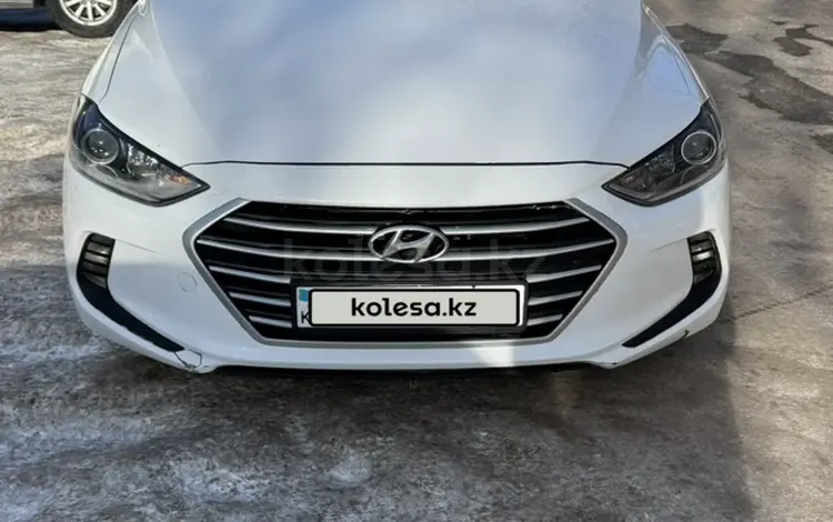 Hyundai Elantra 2018 годаfor7 490 000 тг. в Астана