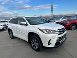 Toyota Highlander 2018 года за 9 500 000 тг. в Уральск – фото 2