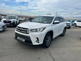 Toyota Highlander 2018 года за 10 000 000 тг. в Уральск