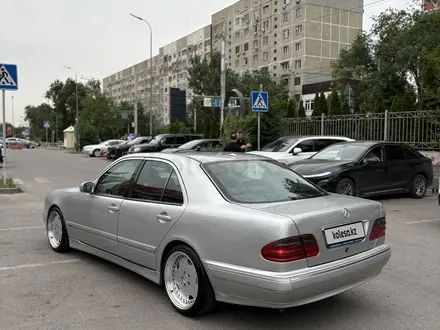 Mercedes-Benz E 320 2000 года за 4 850 000 тг. в Алматы – фото 7