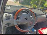 Mazda Premacy 2002 года за 2 380 000 тг. в Мерке – фото 5