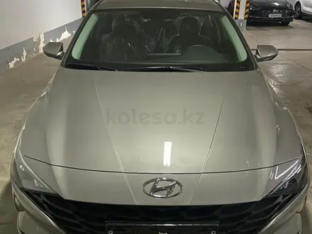 Hyundai Elantra 2022 года за 11 900 000 тг. в Астана