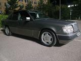 Mercedes-Benz E 200 1992 года за 1 700 000 тг. в Караганда – фото 2