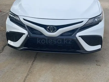 Toyota Camry 2022 года за 14 500 000 тг. в Алматы – фото 4