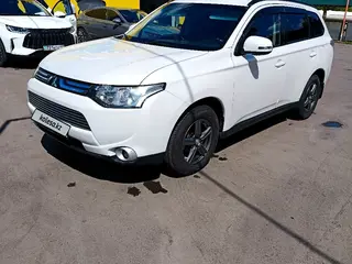 Mitsubishi Outlander, 2013