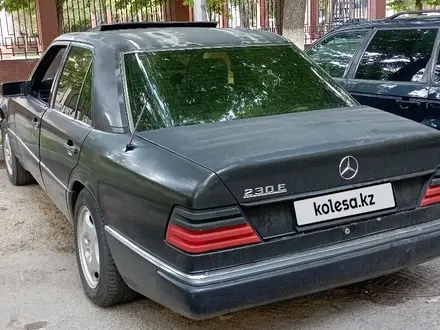 Mercedes-Benz E 230 1990 года за 1 100 000 тг. в Шымкент – фото 4