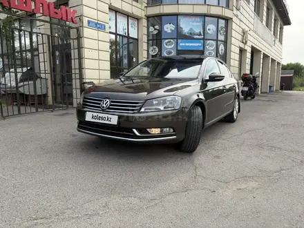 Volkswagen Passat 2013 года за 5 100 000 тг. в Алматы – фото 2