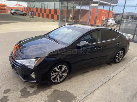 Hyundai Elantra 2020 года за 9 000 000 тг. в Атырау