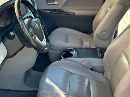 Toyota Sienna 2015 года за 14 500 000 тг. в Актау – фото 13