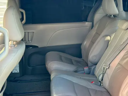 Toyota Sienna 2015 года за 14 500 000 тг. в Актау – фото 6