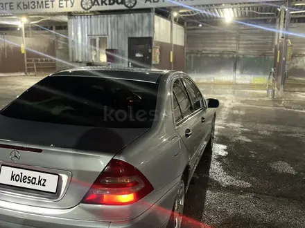 Mercedes-Benz C 180 2001 года за 3 500 000 тг. в Алматы – фото 5