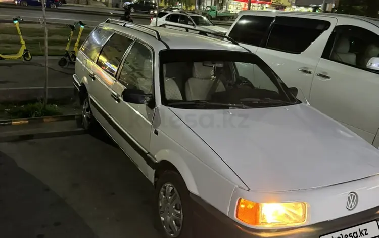 Volkswagen Passat 1993 годаfor1 000 000 тг. в Алматы