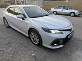 Toyota Camry 2021 года за 11 000 000 тг. в Алматы – фото 2