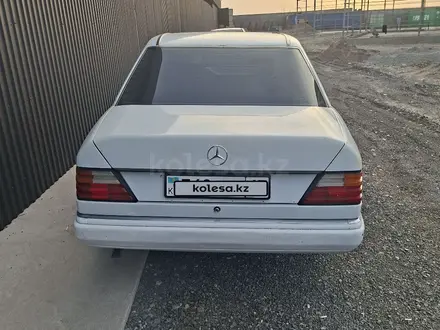 Mercedes-Benz E 230 1991 года за 1 350 000 тг. в Шымкент – фото 4
