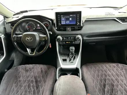 Toyota RAV4 2020 года за 11 900 000 тг. в Алматы – фото 2