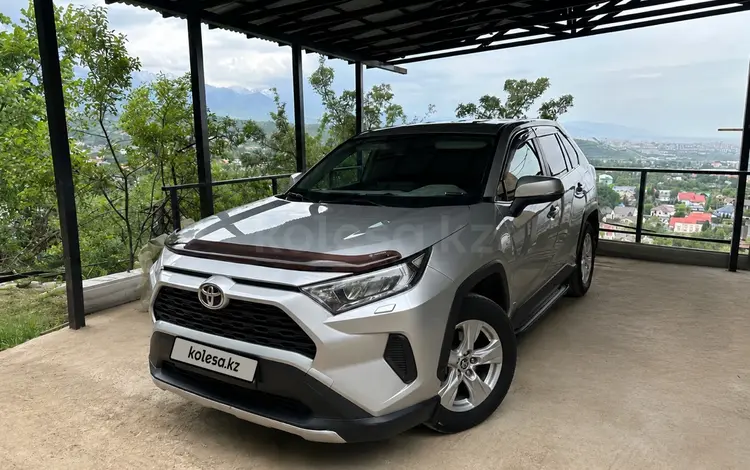 Toyota RAV4 2020 года за 11 900 000 тг. в Алматы