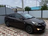 Hyundai Solaris 2015 года за 5 200 000 тг. в Актобе – фото 2