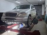 Mercedes-Benz ML 320 1999 годаүшін4 200 000 тг. в Семей