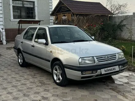 Volkswagen Vento 1996 года за 2 000 000 тг. в Тараз – фото 2