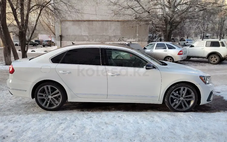 Volkswagen Passat 2017 годаfor7 500 000 тг. в Уральск