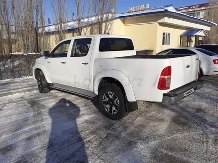Toyota Hilux 2014 года за 10 800 000 тг. в Актобе – фото 4