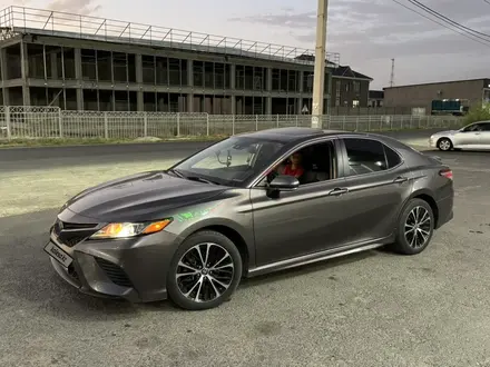 Toyota Camry 2020 года за 11 700 000 тг. в Тараз