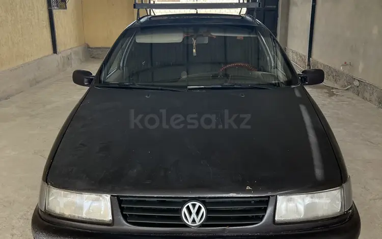 Volkswagen Passat 1994 года за 700 000 тг. в Жанаозен