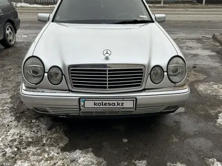 Mercedes-Benz E 280 1997 года за 3 200 000 тг. в Алматы