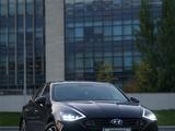 Hyundai Sonata 2022 года за 10 300 000 тг. в Алматы