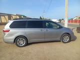 Toyota Sienna 2015 года за 15 000 000 тг. в Атырау – фото 2