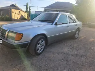 Mercedes-Benz E-Class, 1992
