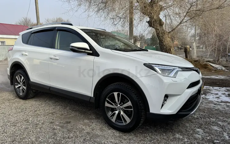 Toyota RAV4 2018 годаfor14 200 000 тг. в Актобе