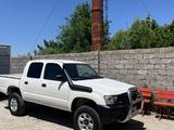 Toyota Hilux 2002 года за 3 000 000 тг. в Шымкент