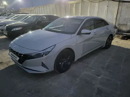 Hyundai Elantra 2021 года за 9 300 000 тг. в Актобе – фото 4