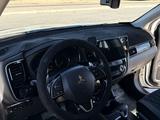 Mitsubishi Outlander 2015 года за 8 700 000 тг. в Актау – фото 5