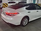 Toyota Camry 2019 года за 12 600 000 тг. в Алматы – фото 4