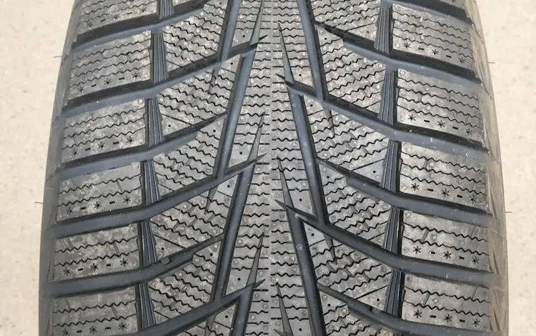 235/65 R17. HANKOOK WINTER I CEPT RW10 за 62 000 тг. в Алматы